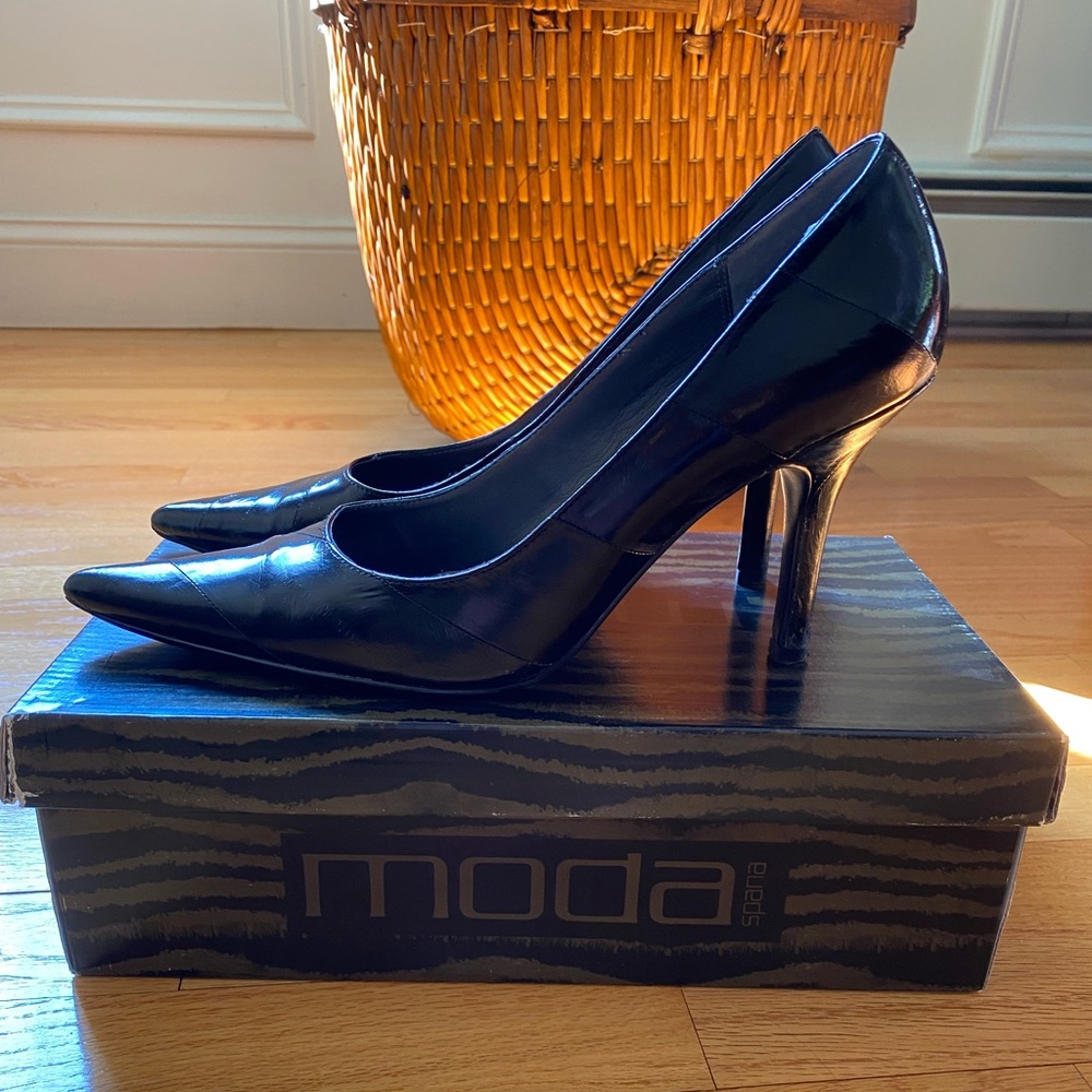 Moda Bobbi Black Eel ladies shoe